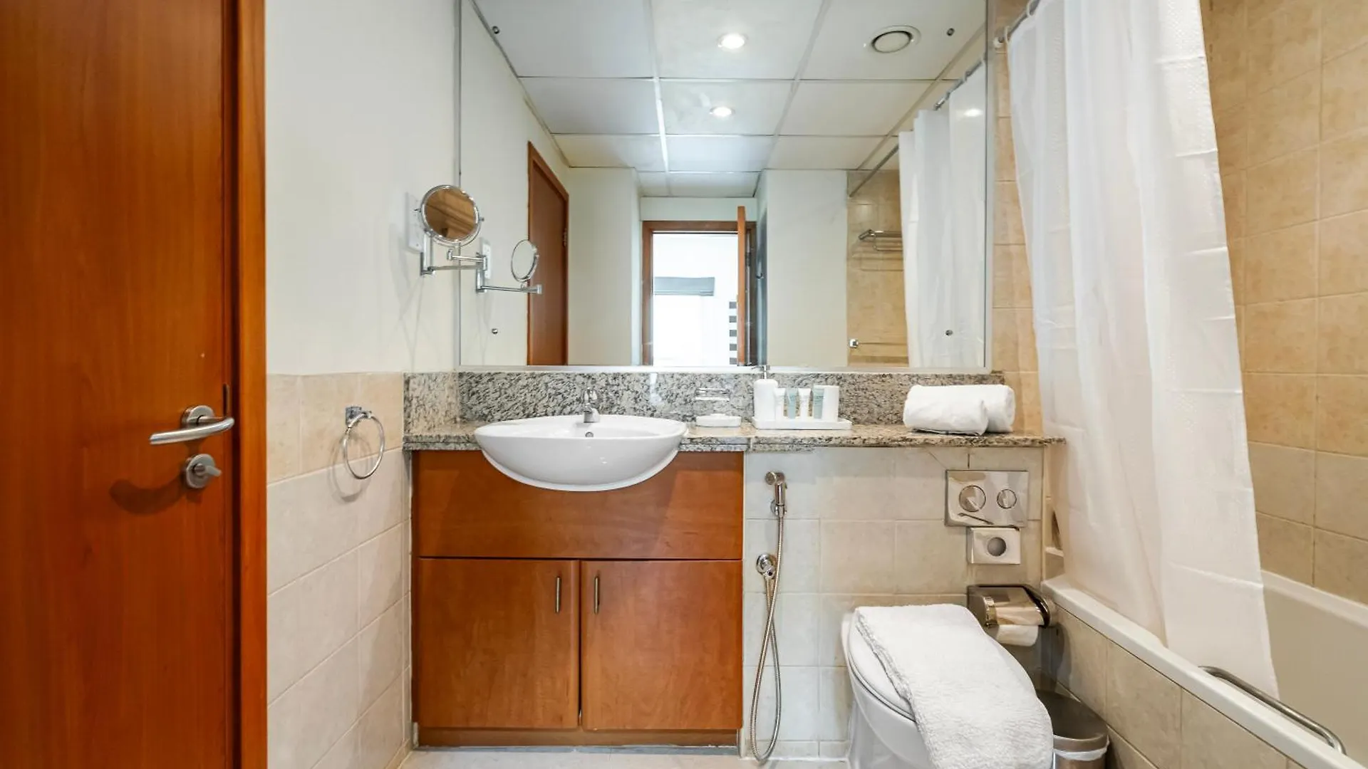 Classy 1 Bedroom In The Greens Courtyard View Dubai 0*,