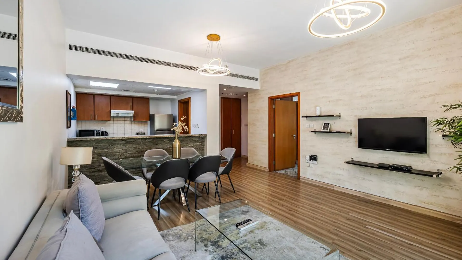 Classy 1 Bedroom In The Greens Courtyard View Dubai Apartment