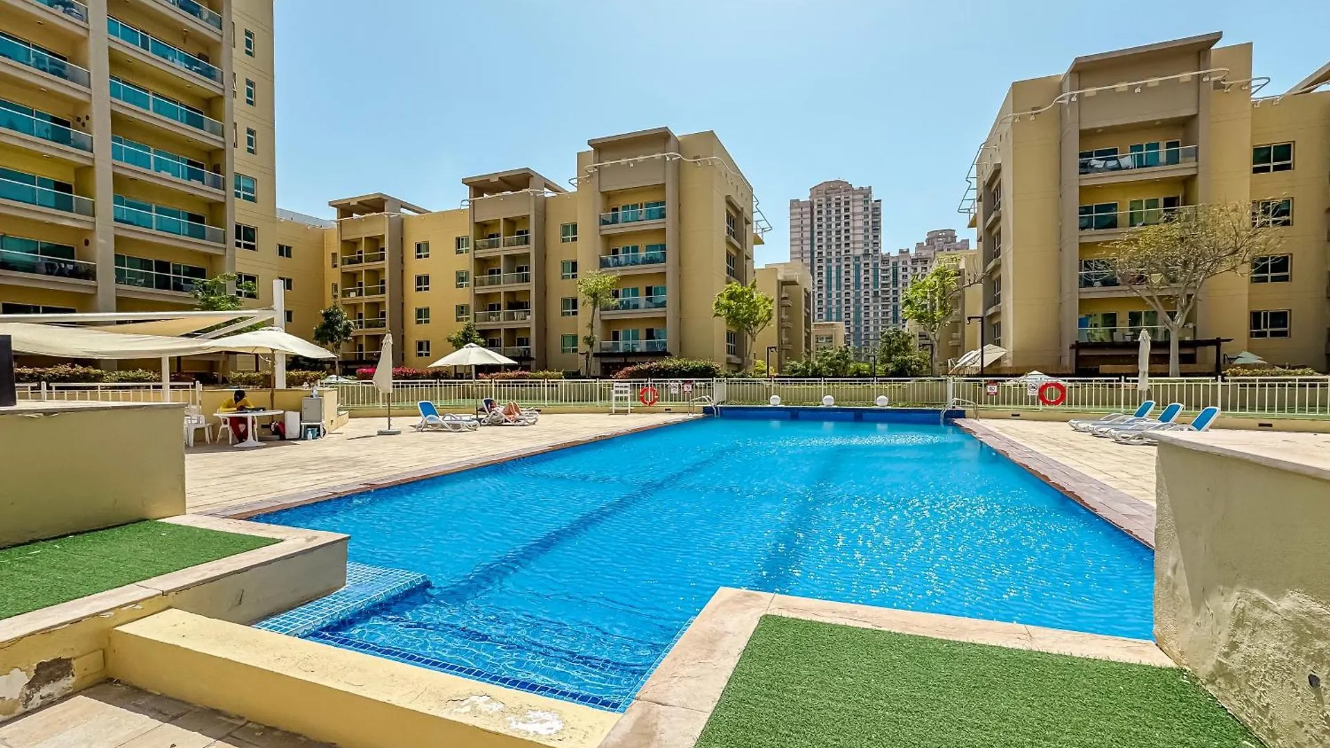 Classy 1 Bedroom In The Greens Courtyard View Dubai