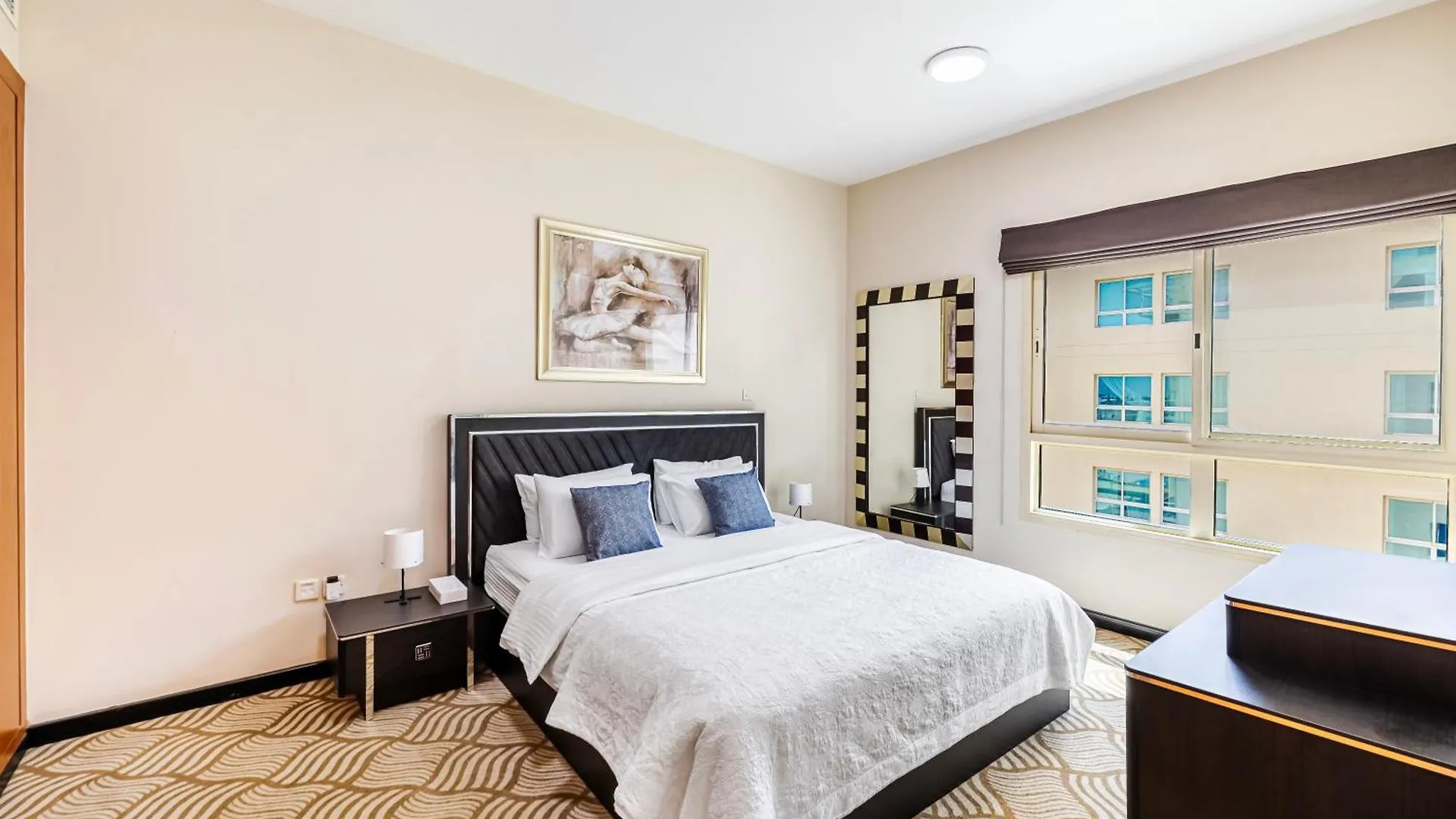Classy 1 Bedroom In The Greens Courtyard View Dubai